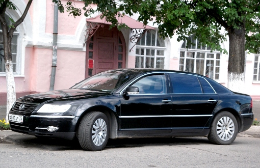 Служебное авто мэра Череповца могут выставить на торги 