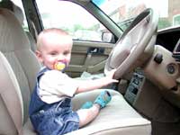 GM призывает не оставлять детей в автомобилях