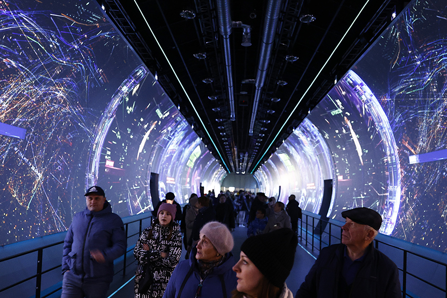 Для выставки создали галерею «Достижения России». Это тоннель длиной 166 м с инсталляциями
