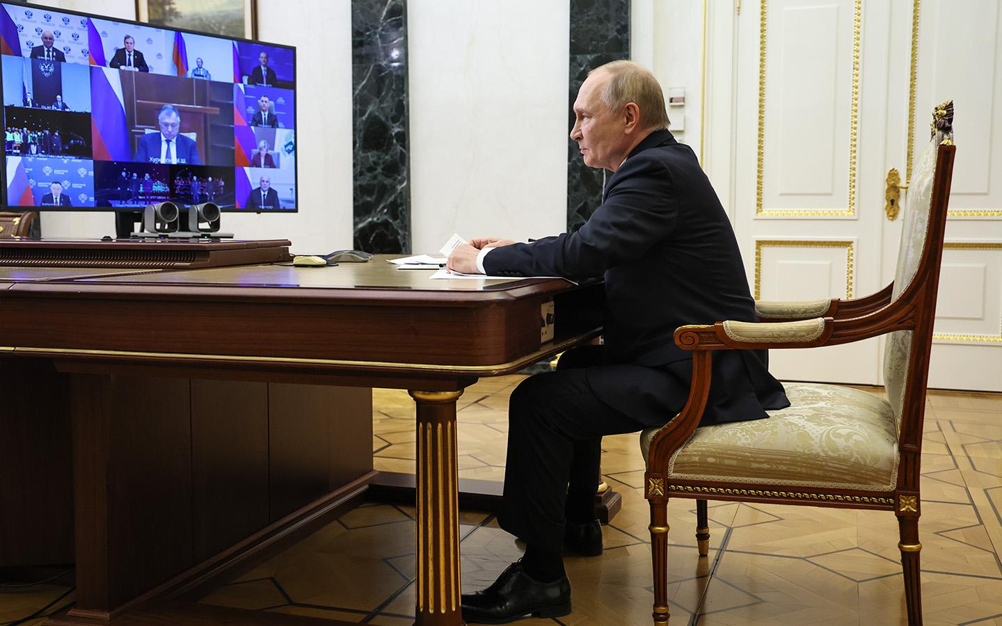 Путин открыл три новых участка трасс. Где они находятся