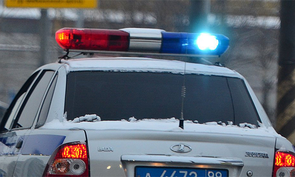 Пьяный водитель сбил полицейского и протаранил 2 служебных машины в Москве