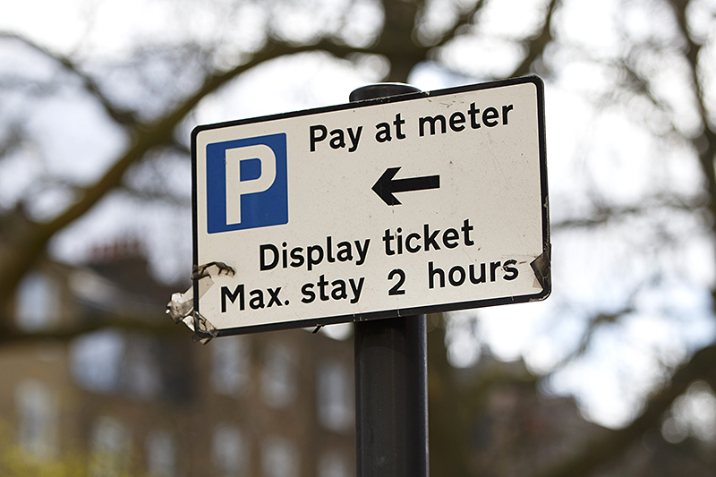 Знак парковки в Лондоне


