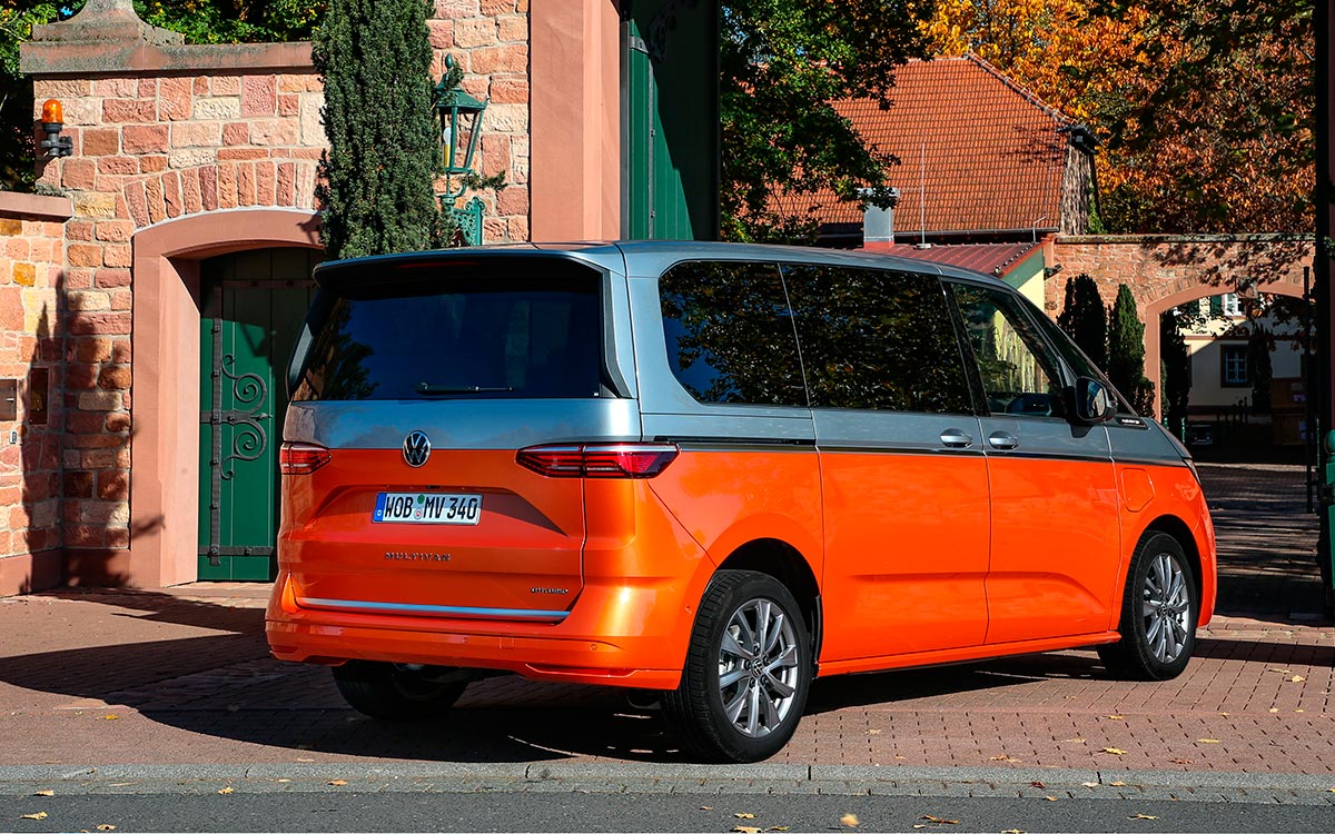 Российские дилеры привезли новые вэны Volkswagen Multivan T7