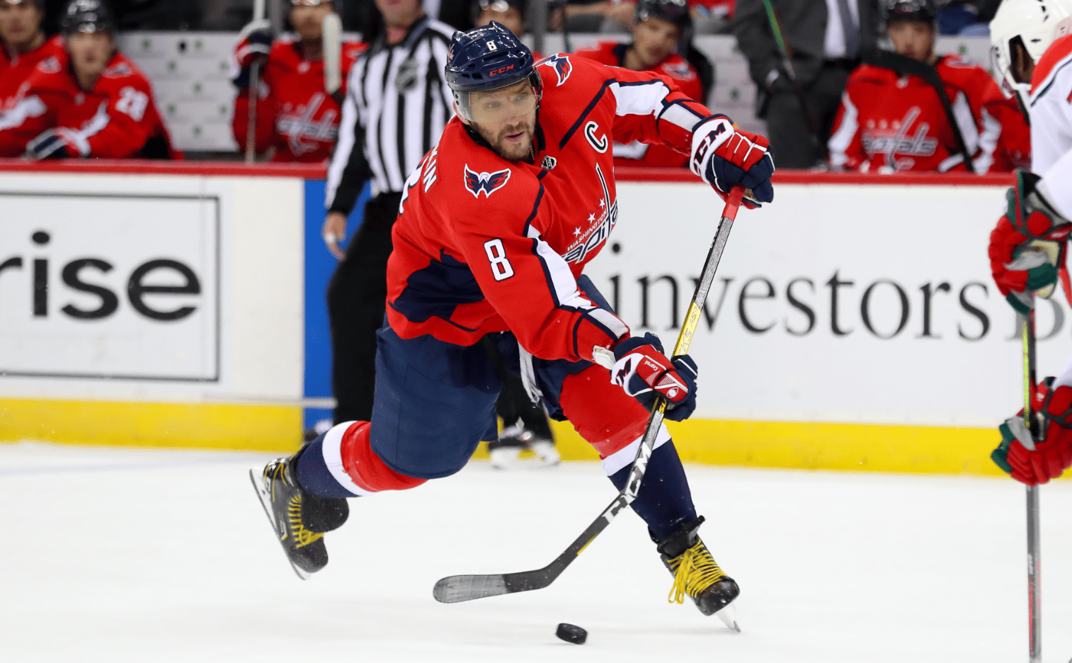 Rich Graessle/Icon Sportswire vi