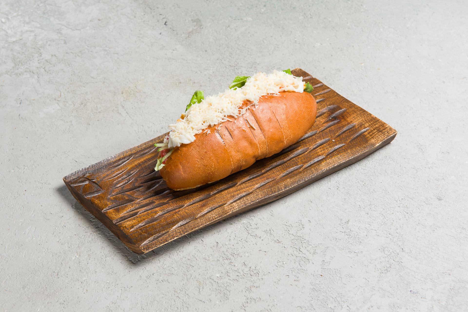 Краб-дог&nbsp;с копченой скаморцей в ресторане &laquo;Аляска&raquo;