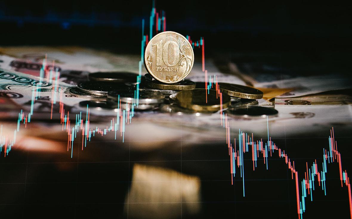 Доля зарплат в экономике России впервые достигнет 50%