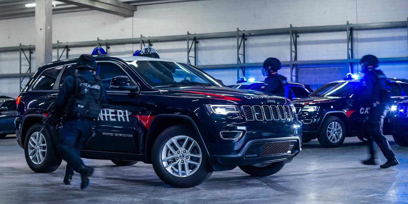 Полиция Италии получила бронированные Jeep Grand Cherokee :: Autonews