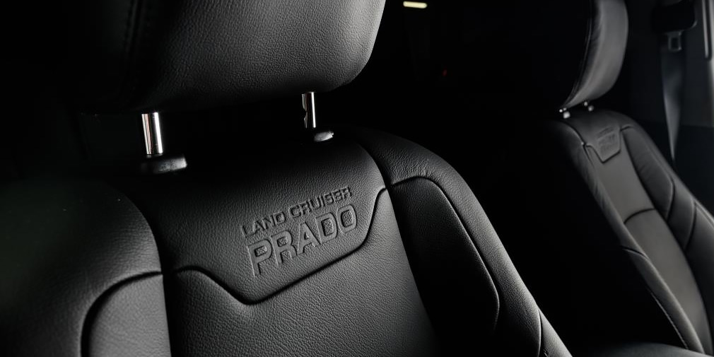 Внедорожник Toyota Land Cruiser Prado получил новую версию в России