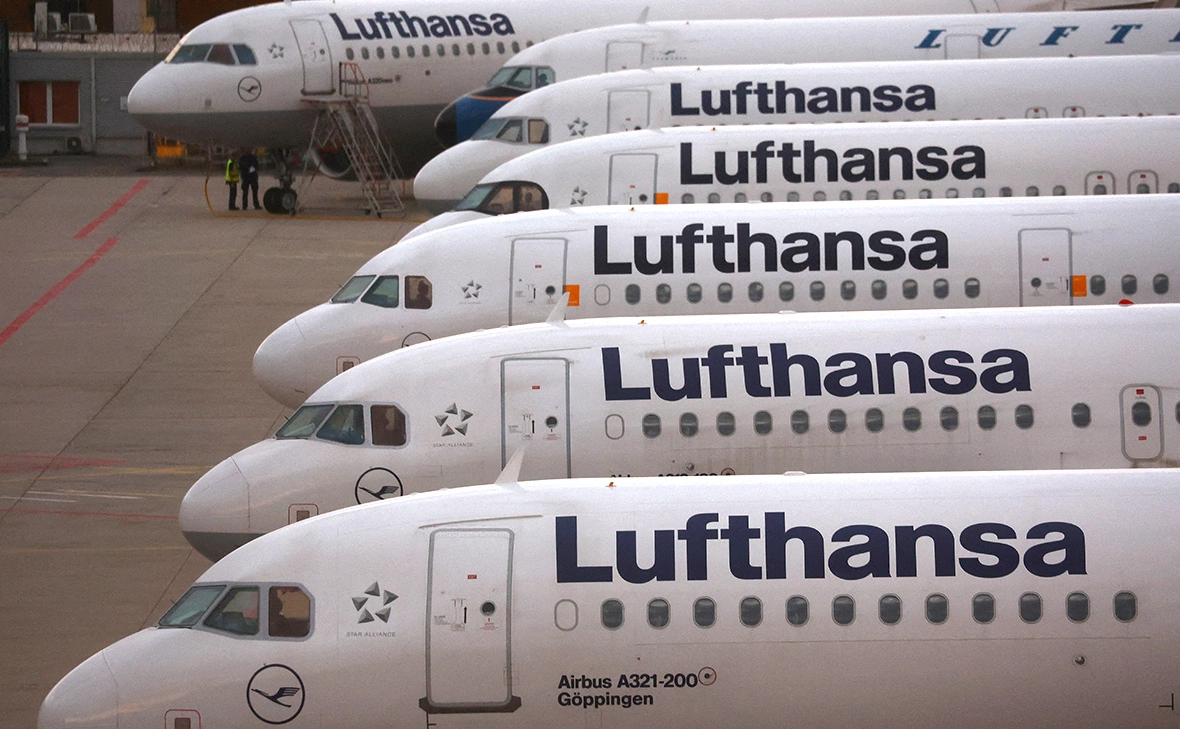 Kai Pfaffenbach / File Photo / Reuters