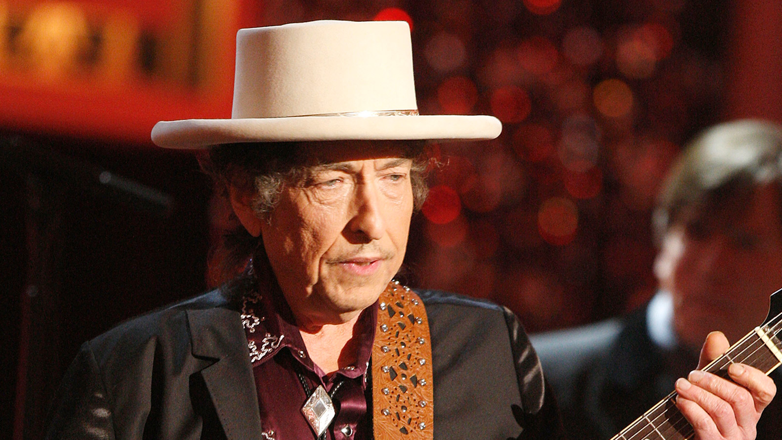 Боб Дилан стал участником скандала из-за обмана фанатов | РБК Life