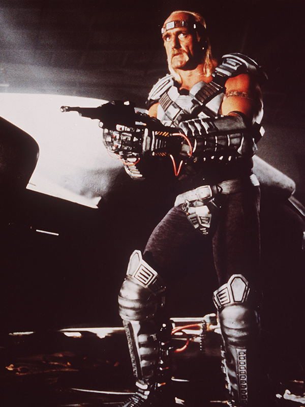 Популярность Халка Хогана привела к тому, что его часто приглашали на телевидение и в кино. Помимо роли в &laquo;Рокки 3&raquo;, он сыграл в фильмах &laquo;Без правил&raquo; (1989), &laquo;Гремлины 2&raquo; (1990), &laquo;Коммандо из пригорода&raquo; (1991), &laquo;Мистер няня&raquo; (1993), &laquo;Силач Санта-Клаус&raquo; (1996), &laquo;Клуб шпионов&raquo; (1996) и &laquo;Три ниндзя: Жаркий полдень на горе Мега&raquo; (1998) (на фото &mdash; Халк Хоган в роли Шепа&nbsp;Рэмзи из фильма &laquo;Коммандо из пригорода&raquo;).