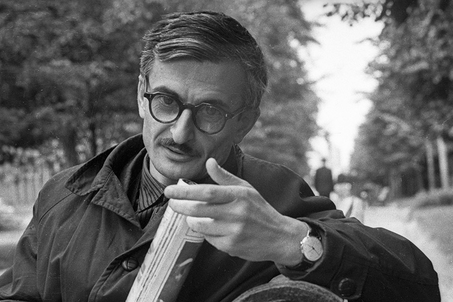 Во ВГИКе Хуциев познакомился с Феликсом Миронером, с которым снял дипломную работу &laquo;Градостроители&raquo;. В 1956 году на экраны вышел их полнометражный фильм &laquo;Весна на Заречной улице&raquo;. История любви рабочего и учительницы вечерней школы стала лидером советского проката и принесла Хуциеву всесоюзную славу.

Следующим фильмом Хуциева были &laquo;Два Федора&raquo; 1959 года. В нем главную роль впервые в своей карьере сыграл студент ВГИКа Василий Шукшин. Ассистентом режиссера&nbsp;картины&nbsp;был еще один студент&nbsp;&mdash; Андрей Тарковский.

В 1964 году вышел фильм &laquo;Мне 20 лет&raquo; по сценарию Геннадия Шпаликова. Картина получила специальный приз Венецианского кинофестиваля (его&nbsp;Хуциев разделил с еще одним классиком мирового кино Луисом Бунюэлем, чем очень гордился), а также номинацию на &laquo;Золотого льва&raquo;.

У фильма была тяжелая судьба. Министру культуры Екатерине Фурцевой картина очень понравилась, но кто-то из режиссеров (имени Хуциев не называл) написал донос. В итоге с критикой на фильм обрушился Никита Хрущев: генсеку не понравилась последняя сцена, где 23-летний герой встречается с его 21-летним погибшим на войне отцом. Картину переименовали из &laquo;Заставы Ильича&raquo; в &laquo;Мне 20 лет&raquo;, а режиссеру пришлось &laquo;переснимать целые сцены, чтобы сохранить мысль, ради которой все делалось&raquo;. Оригинальную версию показали только в 1988 году. А через 30 лет после выхода фильм вошел в программу &laquo;Каннская классика&raquo; международного кинофестиваля.