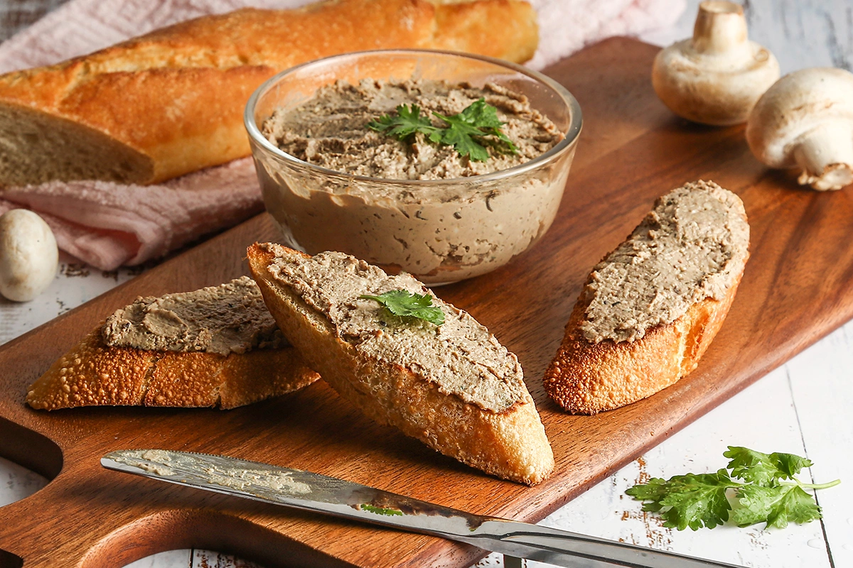 Печеночный паштет с гренками