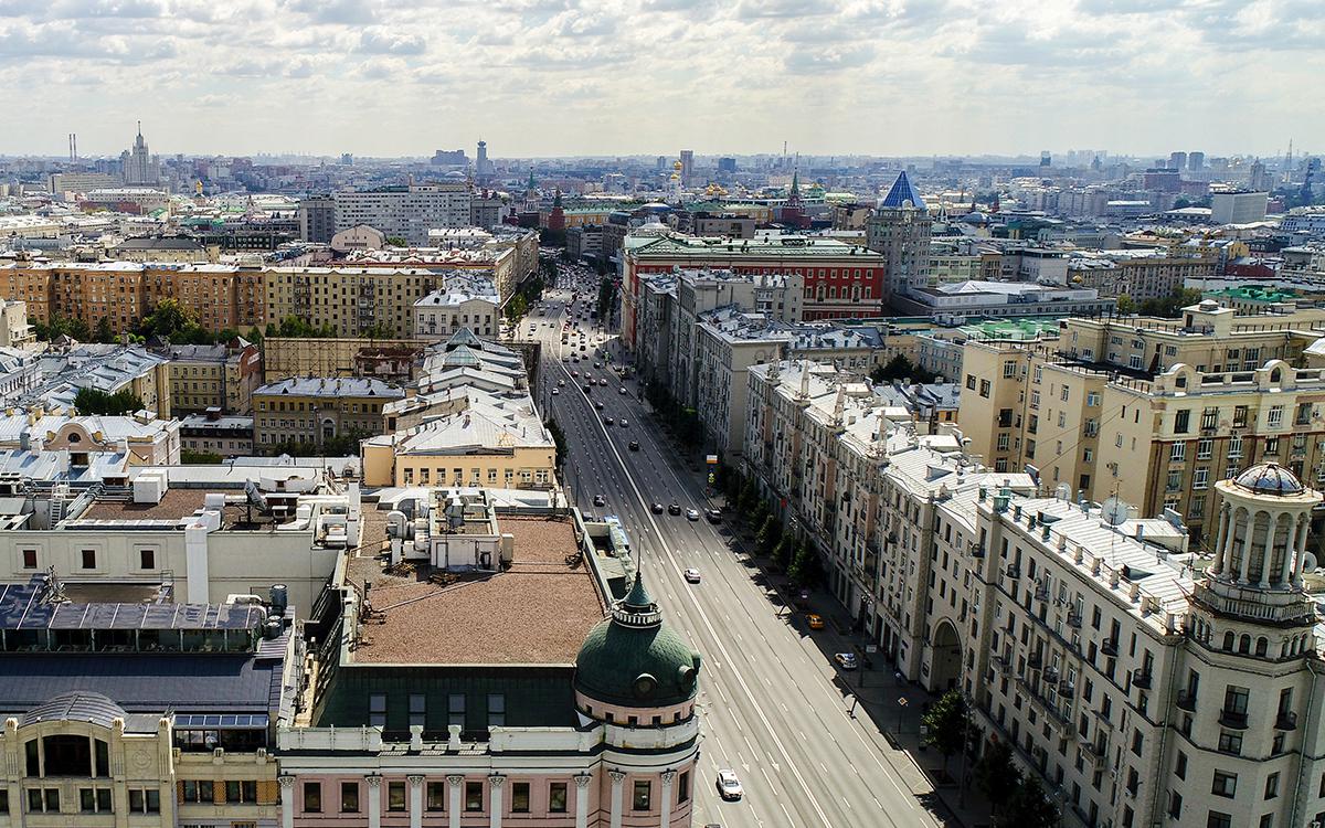 Вид на Тверскую улицу от Пушкинской площади