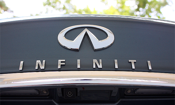 Infiniti выпустит 700-сильный гибрид на базе Mercedes