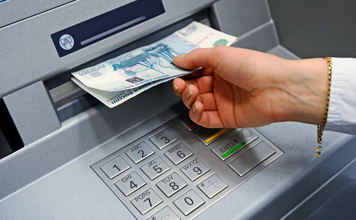 Крупные российские банки начнут закупать отечественные банкоматы
