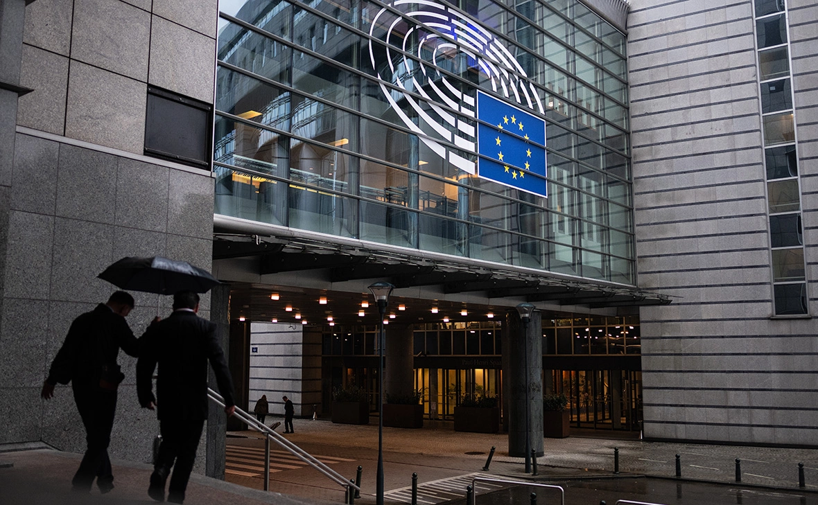 Leon Neal / Getty Images