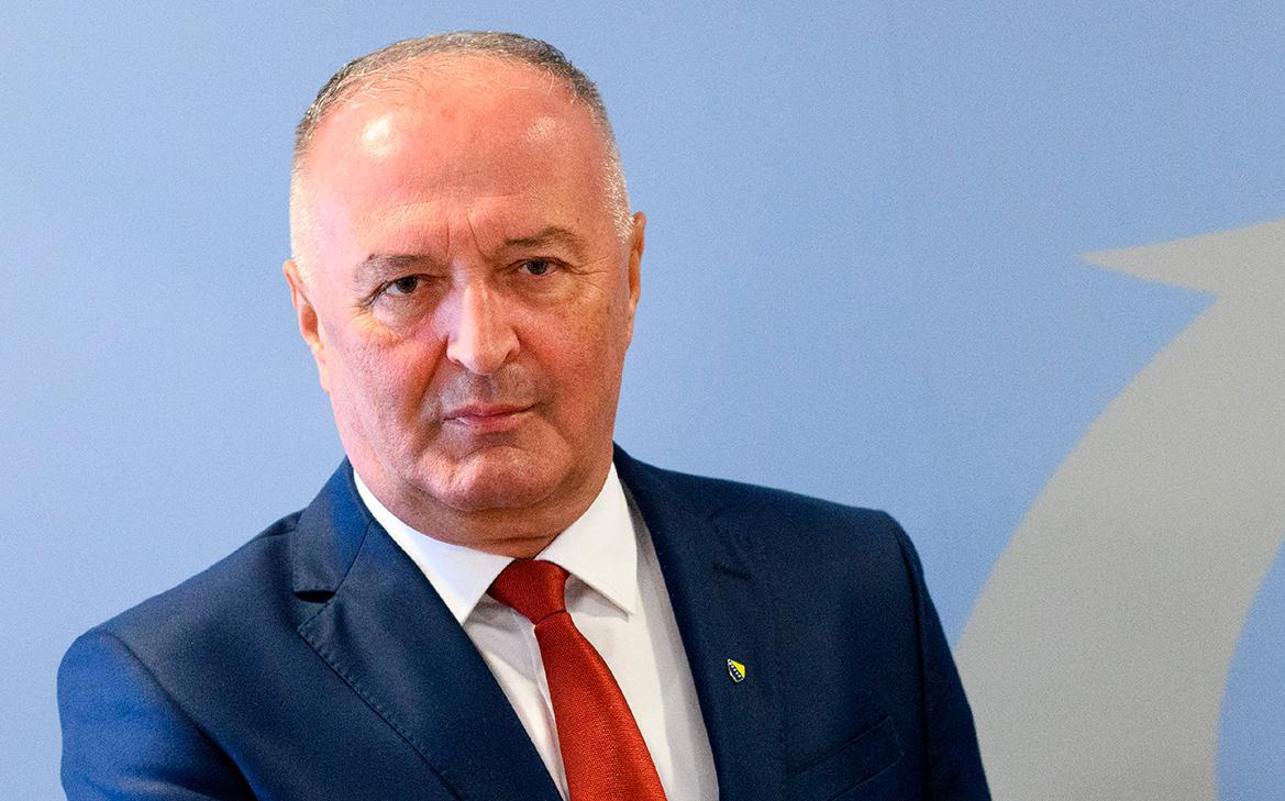 Самолету Сийярто не дали сесть в Боснии и Герцеговине