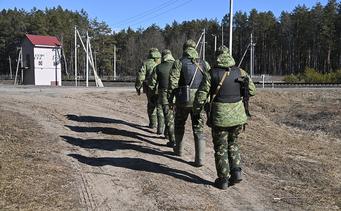 Белорусские пограничники на белорусско-украинской границе