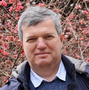 Александр Безматерных