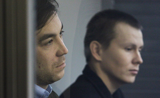 Евгений Ерофеев (слева)&nbsp;и Александр Александров в Голосеевском районном суде. Киев, 29 декабря 2015 года


