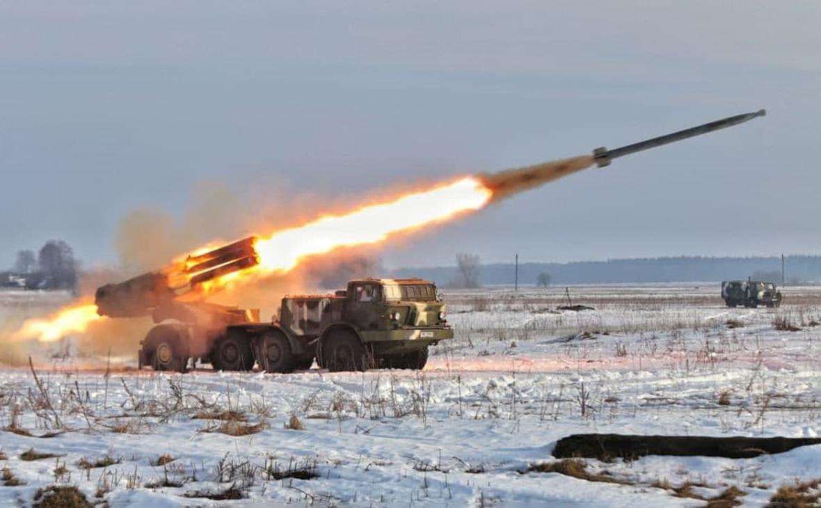 Минск перебросил ракетное подразделение для проверки боеготовности"/>













