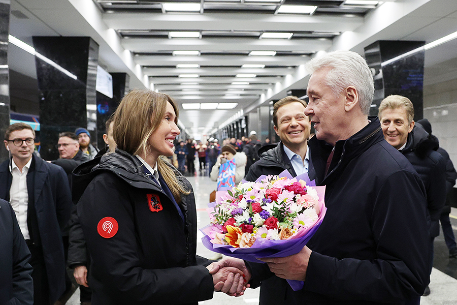 Проезд по Большой кольцевой линии московского метро первые пять дней после открытия будет бесплатным, сообщили в пресс-службе метрополитена. &laquo;Мы проделали колоссальную работу, достроили крупнейшее в мире кольцо и хотим, чтобы каждый пассажир мог оценить его удобство&raquo;,&nbsp;&mdash; пояснил Сергей Собянин