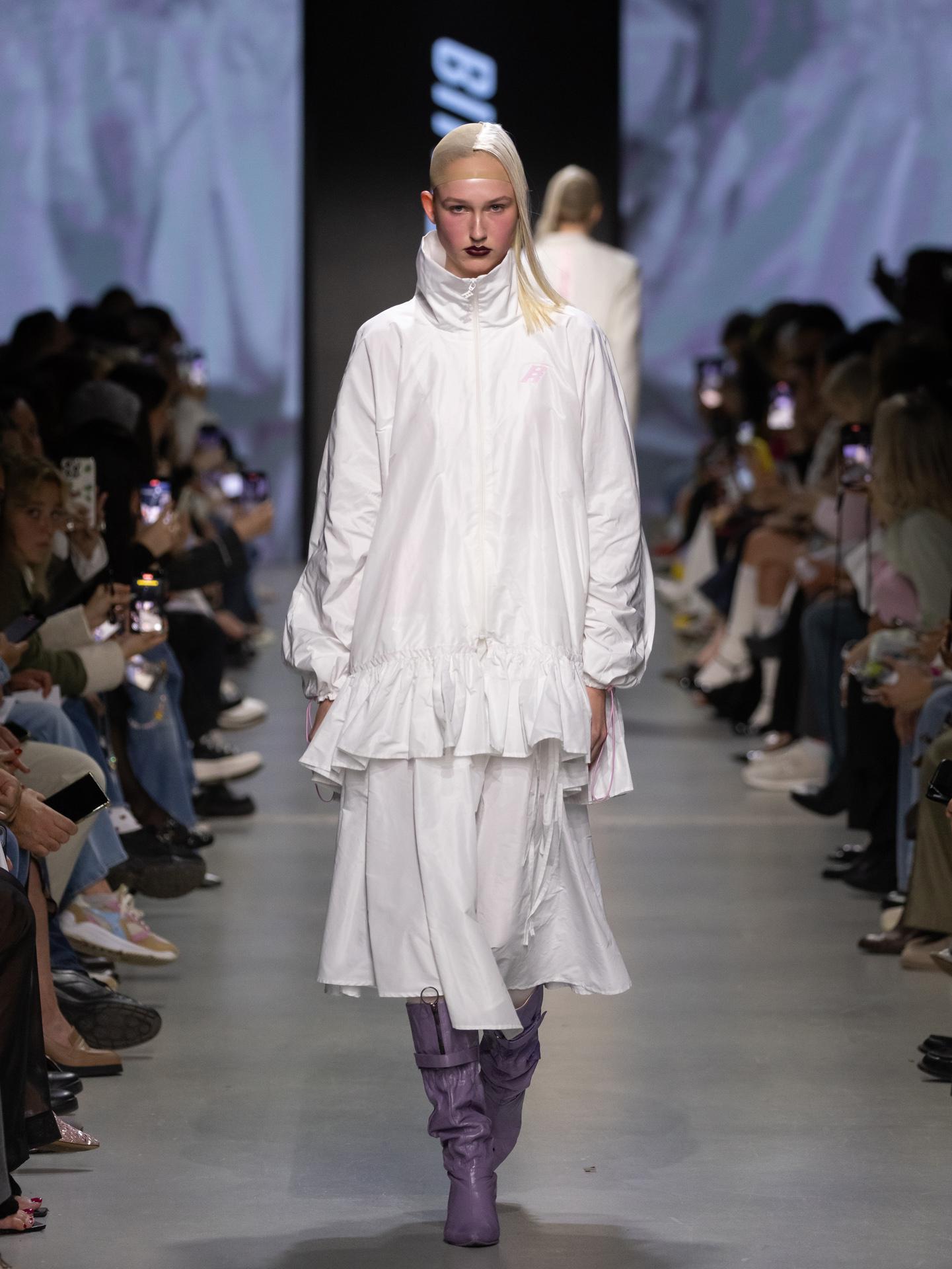 Показ Bitte Ruhe