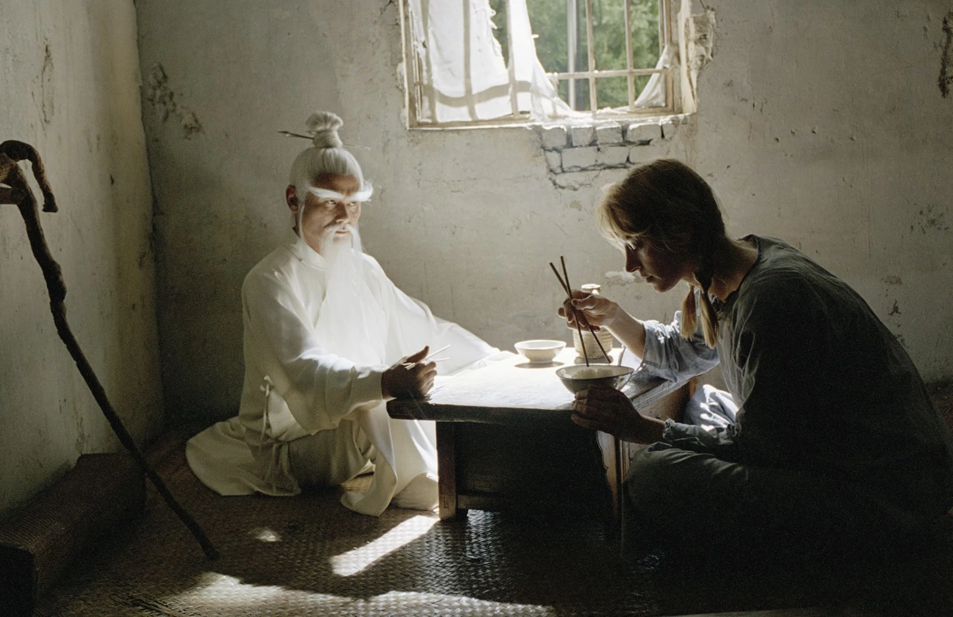 Гордон Лю и Ума Турман. Кадр из фильма «Убить Билла 2» (2004)