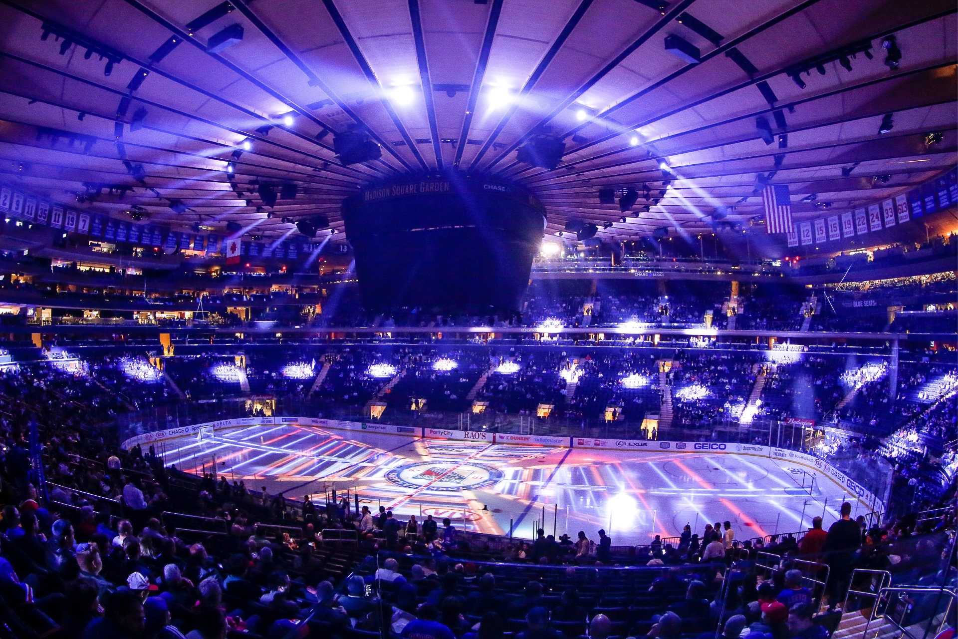 Внутри&nbsp;стадиона Madison Square Garden в Нью-Йорке