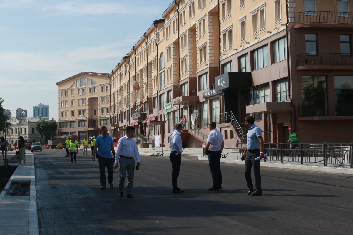 В Тюмени перенесли открытие улицы Ленина.