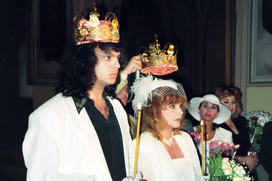 Обряд венчания Аллы Пугачевой и Филиппа Киркорова в Свято-Троицком соборе, 1994 год