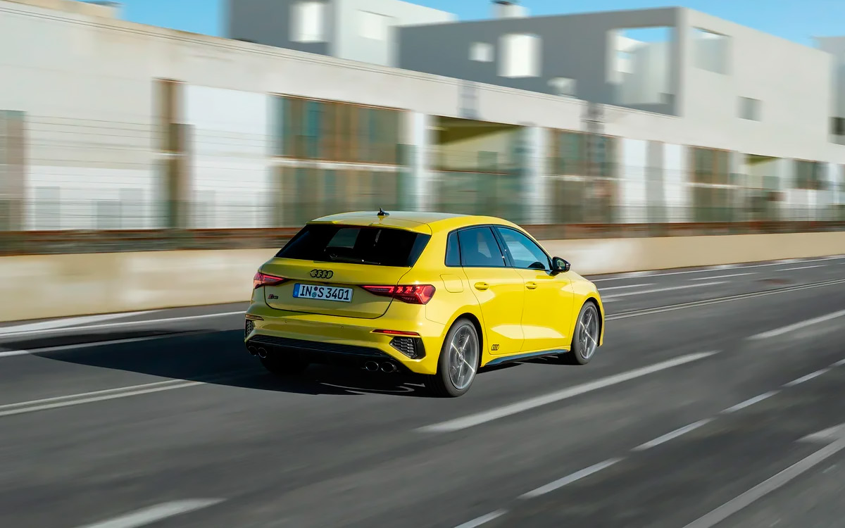 Audi привезла в Россию 290-сильные хэтчбеки и седаны S3 нового поколения