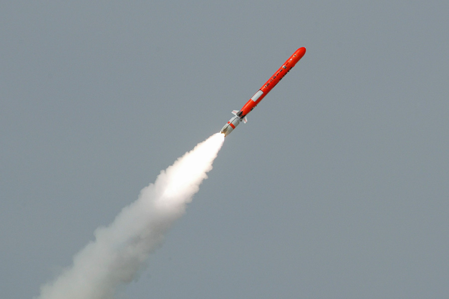 Оценки дальности крылатой ракеты двойного назначения Babur-1A GLCM (Hatf-7) расходятся: правительство Пакистана указывает 700&nbsp;км, разведывательное сообщество США&nbsp;&mdash; 350&nbsp;км