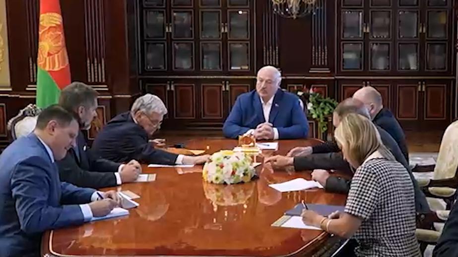 Трамп написал Лукашенко письмо с «особым знаком дружбы»