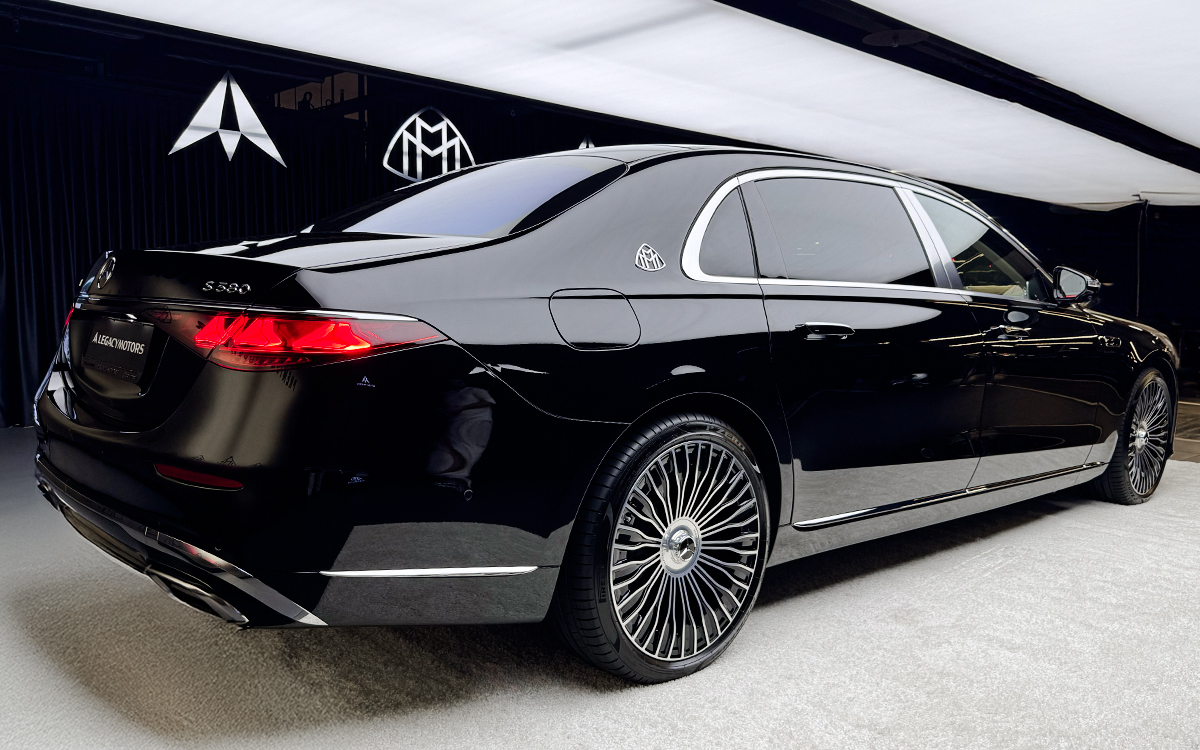 Mercedes-Maybach S-Class предлагает свыше 150 вариантов окраски кузова и более 400 оттенков для интерьера