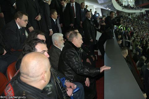В.Путин в Сербии снова встретился с байкерами.