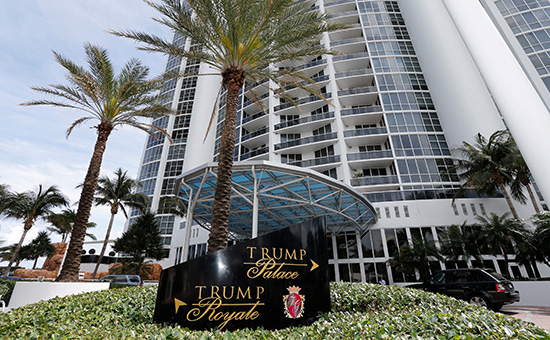 Комплекс Trump Palace в Санни-Айлс-Бич во Флориде


