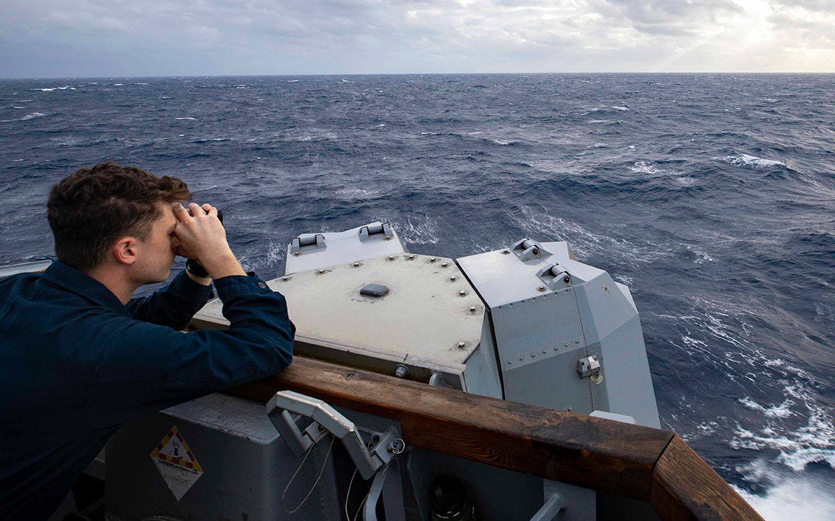 Минобороны России сообщило о слежении за эсминцем США в Черном море