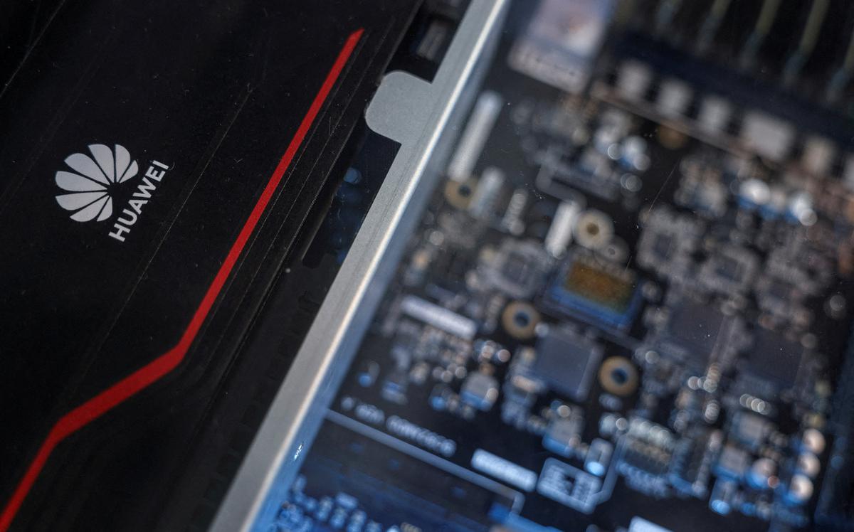 WSJ узнала о плане китайской Huawei выпустить ИИ-чип мощнее, чем у Nvidia