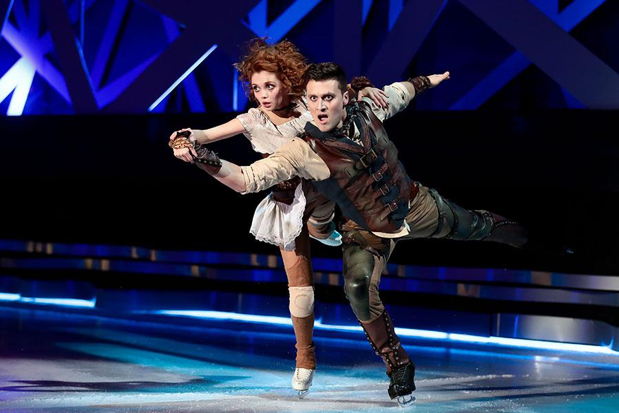 Ольга Кузьмина и Александр Энберт на съемках телешоу &laquo;Ледниковый период&raquo;, 2020 год