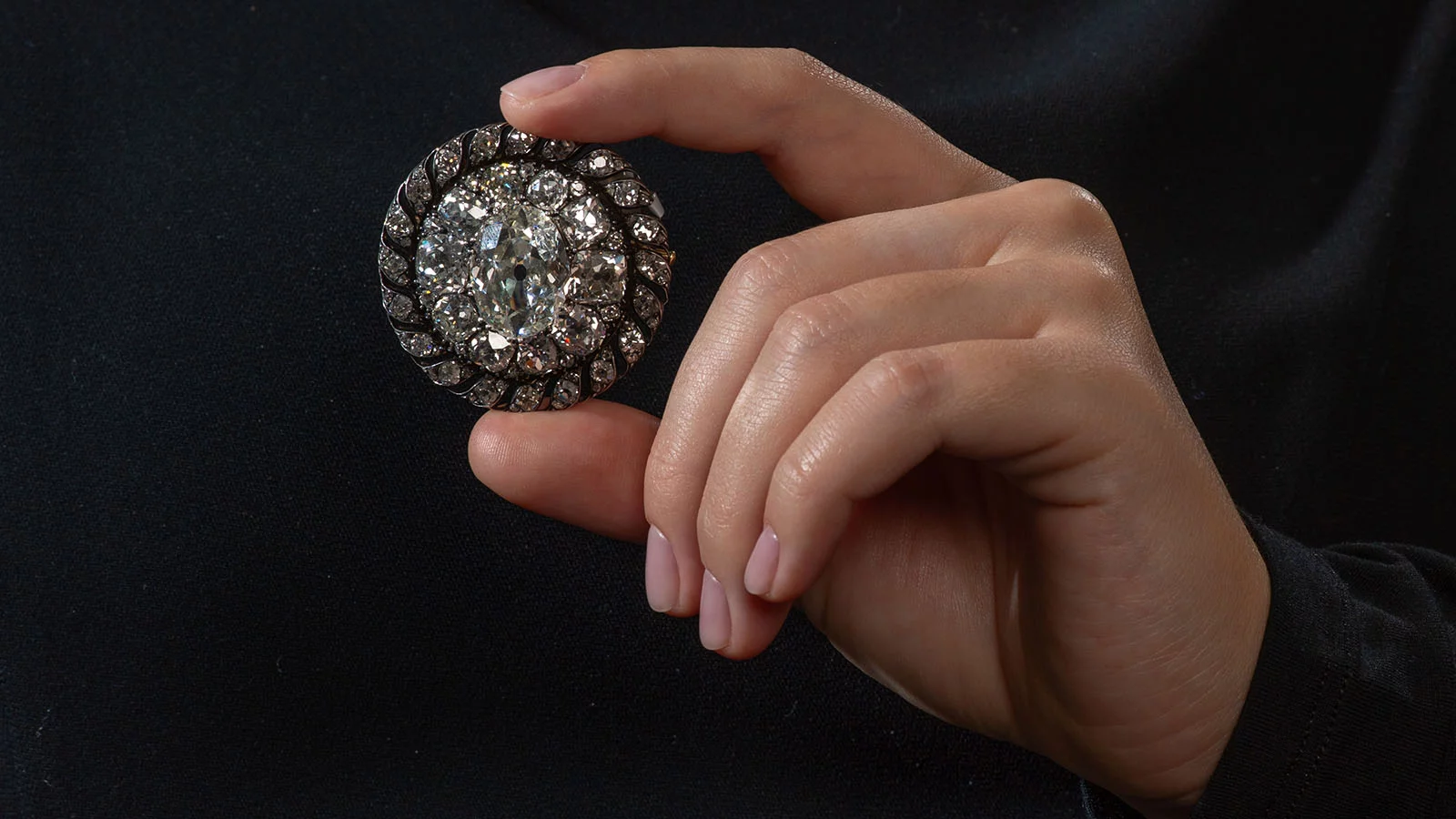 Потерянная Наполеоном бриллиантовая брошь