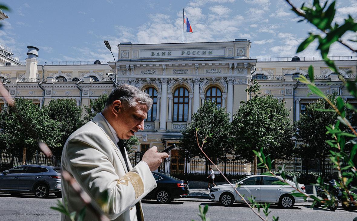 Центробанк попросили ускорить принятие закона о мультибанкинге