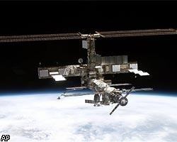 "Союз" с тремя космонавтами отстыковался от МКС