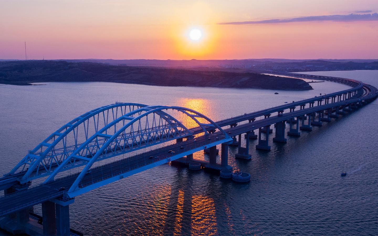 Крымский мост: сколько строили и когда открыли самый длинный мост Европы