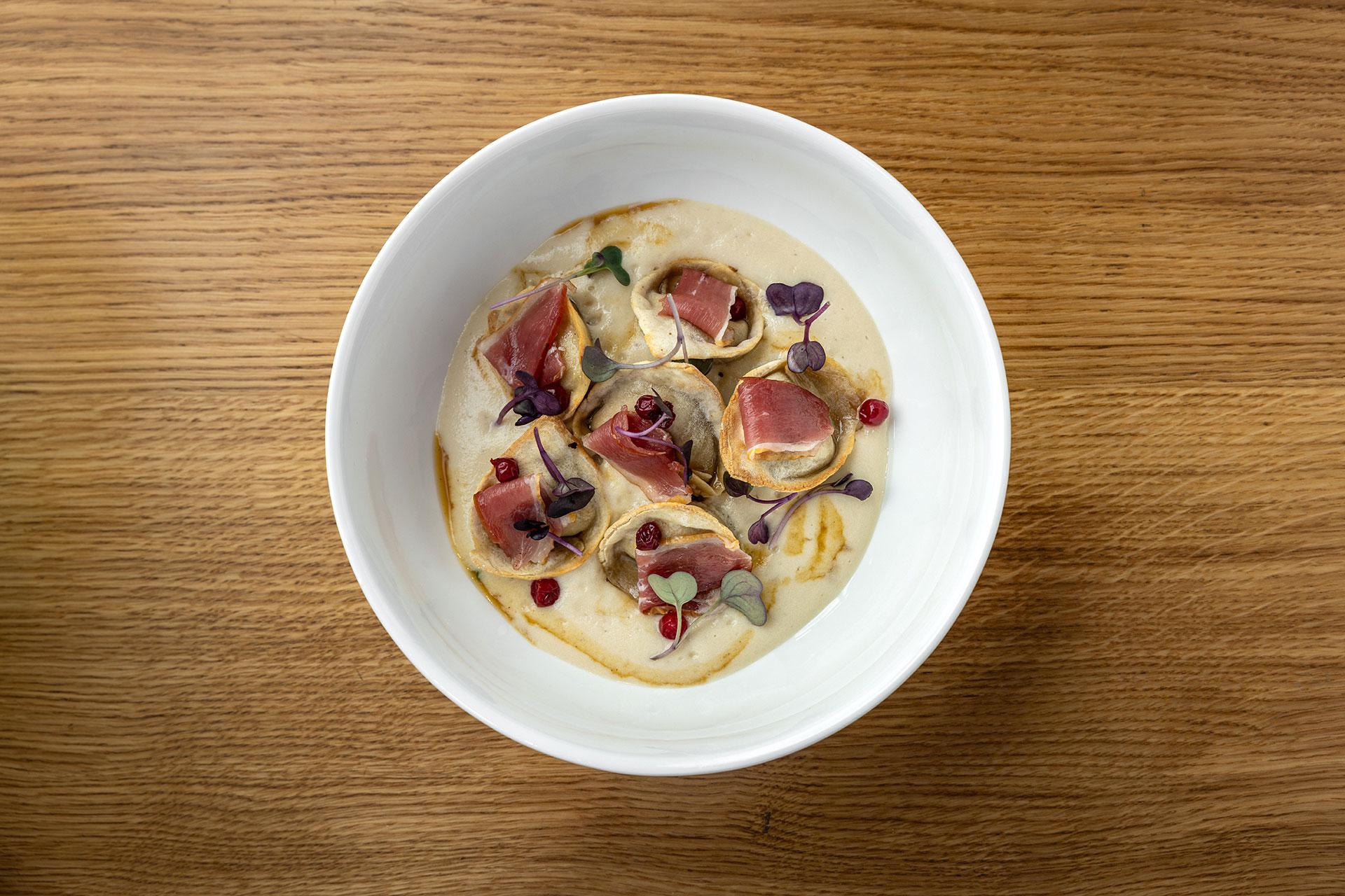 Кундюмы с грибами и вяленой уткой