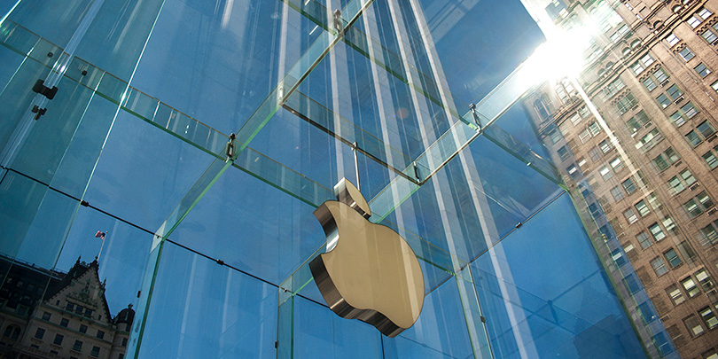 Apple стала самой дорогой компанией мира с капитализацией свыше $1 трлн