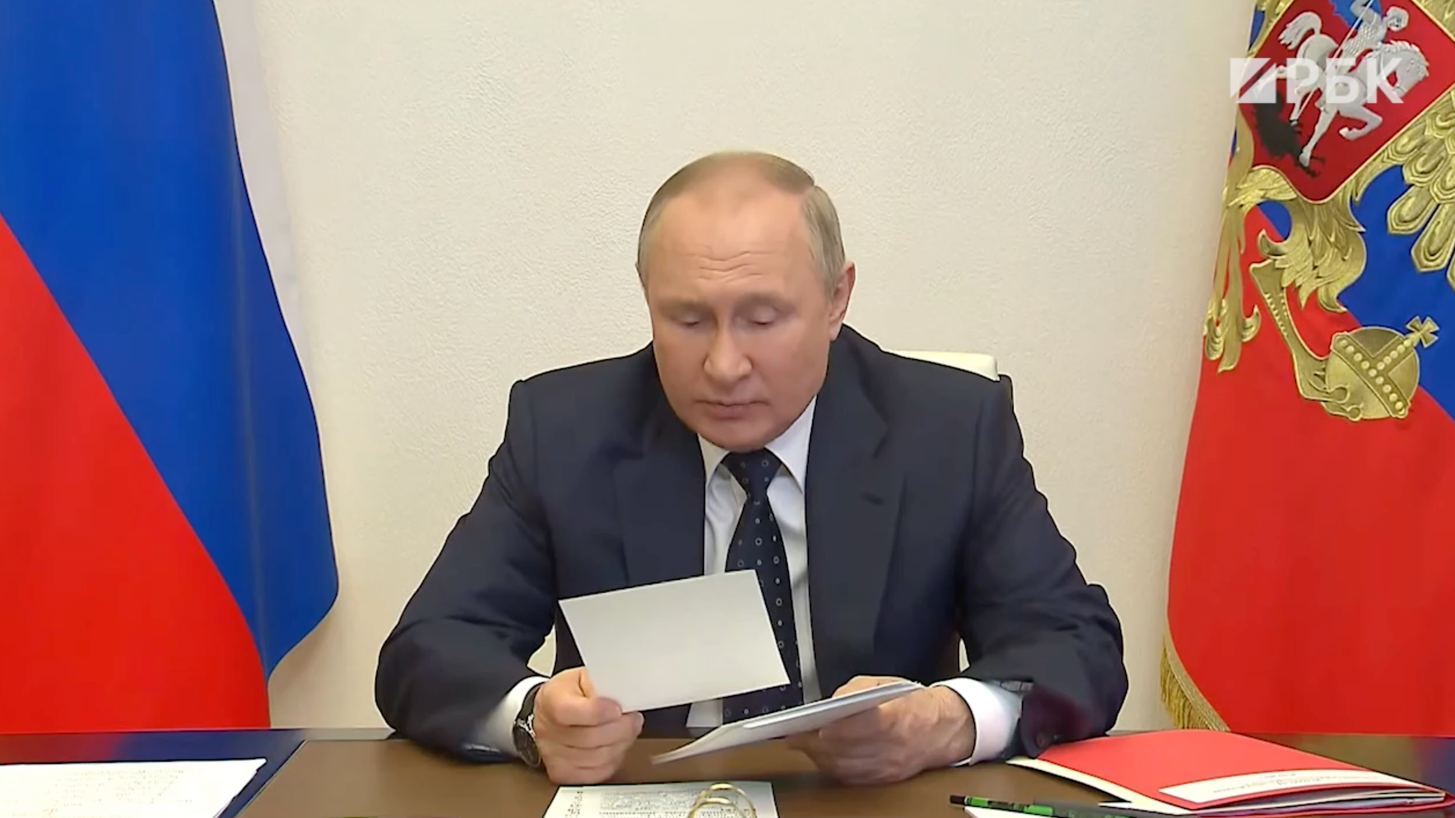 Путин предложил создать государственную систему защиты информации