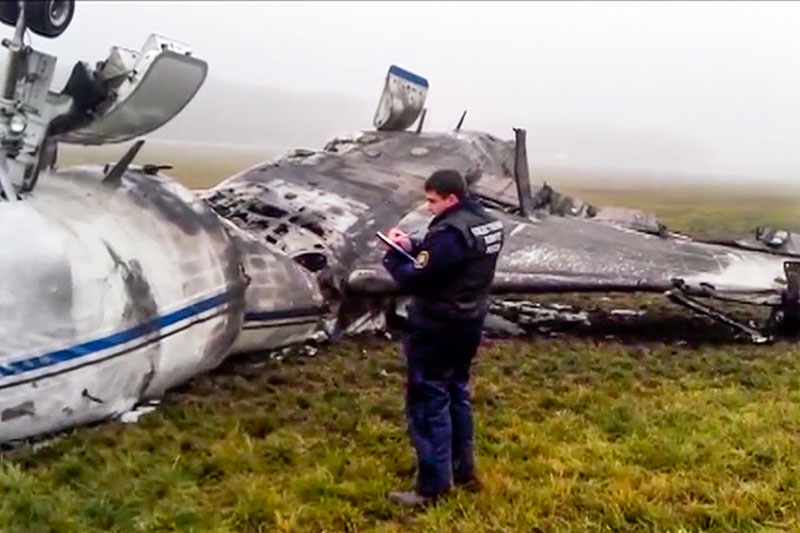 Обломки самолета Falcon 50 в аэропорту Внуково