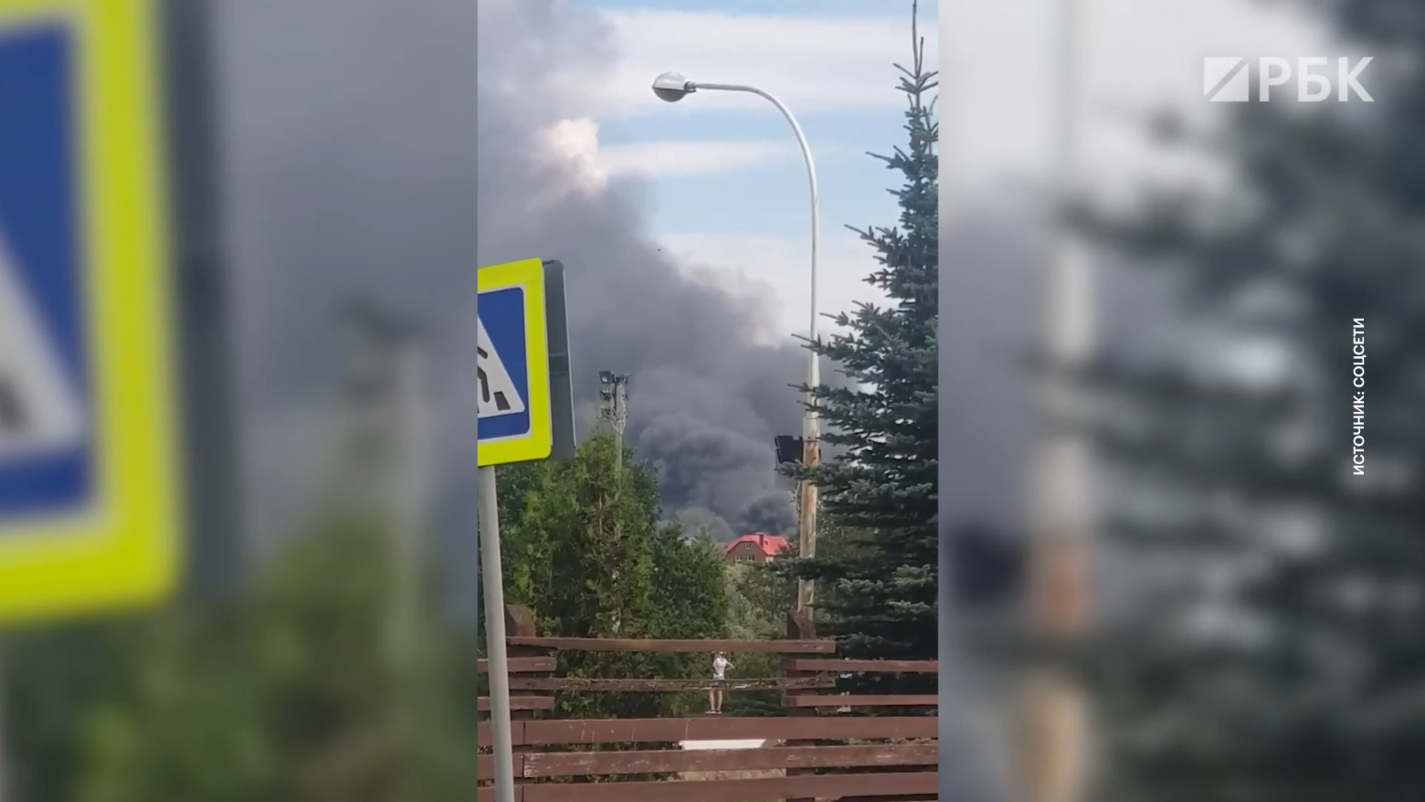 Крупный пожар возле автоцентра Lada Яхрома. Видео